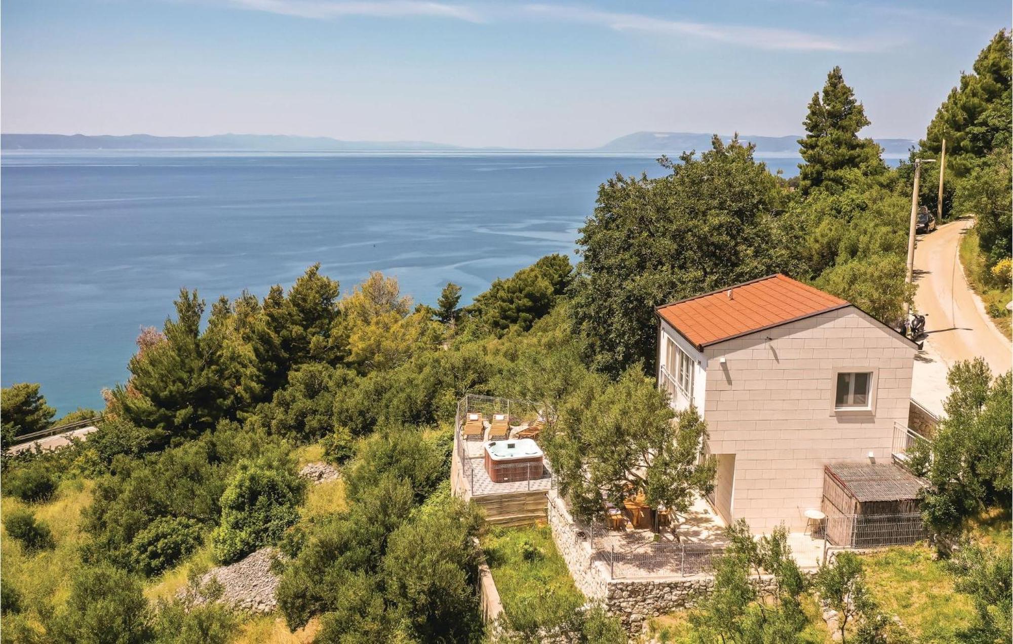 Gorgeous Home In Podgora With Jacuzzi Exteriér fotografie