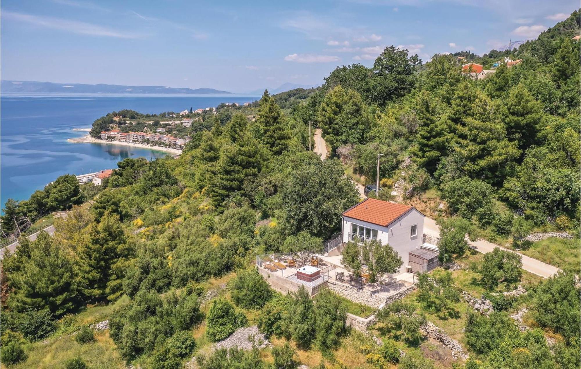 Gorgeous Home In Podgora With Jacuzzi Exteriér fotografie